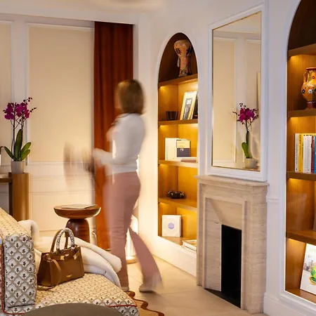 Almarine Eiffel & By Malone Hotel 4*