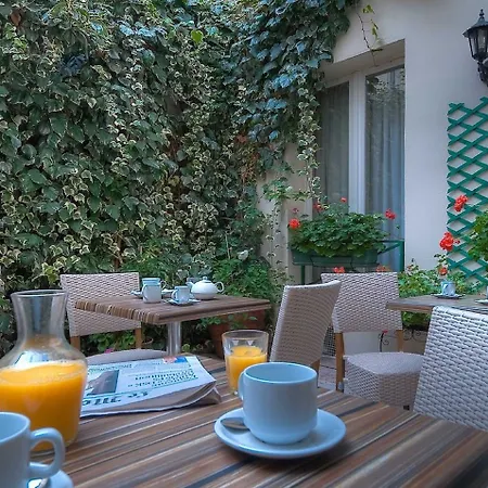 Almarine Eiffel By Malone 3* Paris