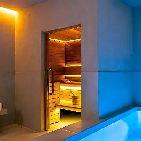 Almarine Eiffel & By Malone Hotel 4*