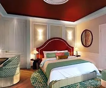 Almarine Eiffel & By Malone 4*
