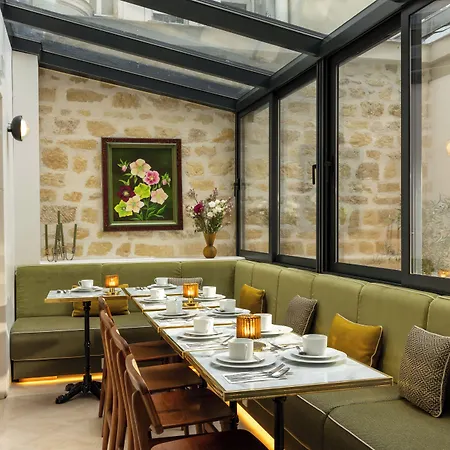 Almarine Eiffel & By Malone Hotel 4*
