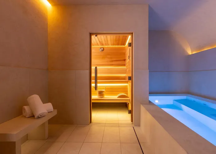 Almarine Eiffel & By Malone 4* 巴黎