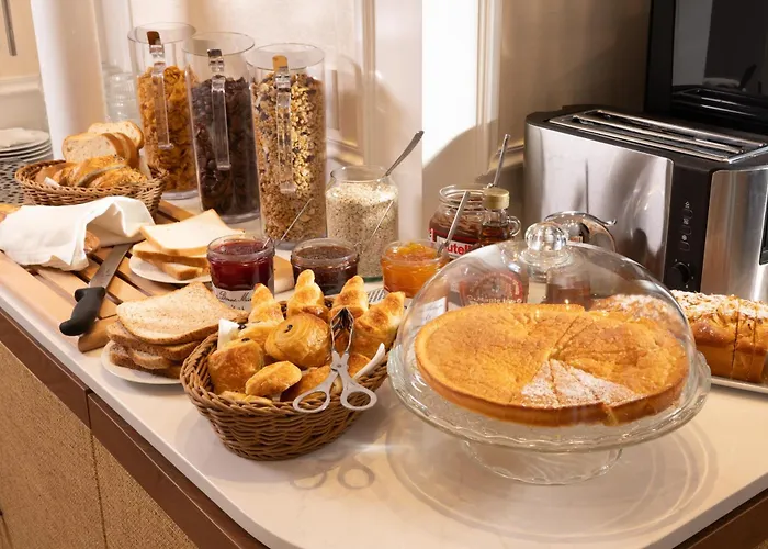 Almarine Eiffel & By Malone 4* 巴黎