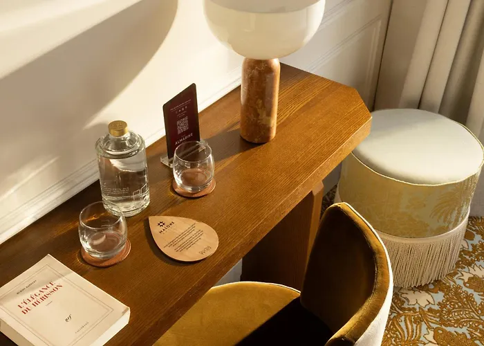 Almarine Eiffel & By Malone 4* 巴黎