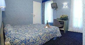 Almarine Eiffel & By Malone