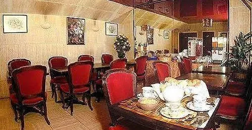 Hotel Almarine Eiffel & By Malone 4*