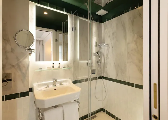 Hotel Almarine Eiffel Hotel&spa By Malone Paris