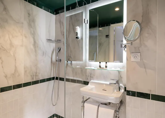 Almarine Eiffel Hotel&spa By Malone