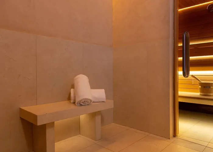 Hotel Almarine Eiffel Hotel&spa By Malone 4*