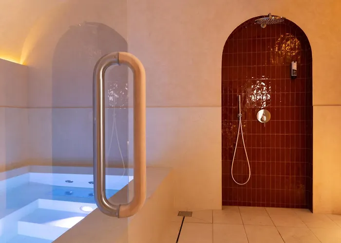 Almarine Eiffel Hotel&spa By Malone